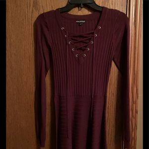 Cute maroon dress.